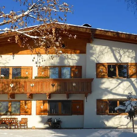 Landhaus Gartner דירה *